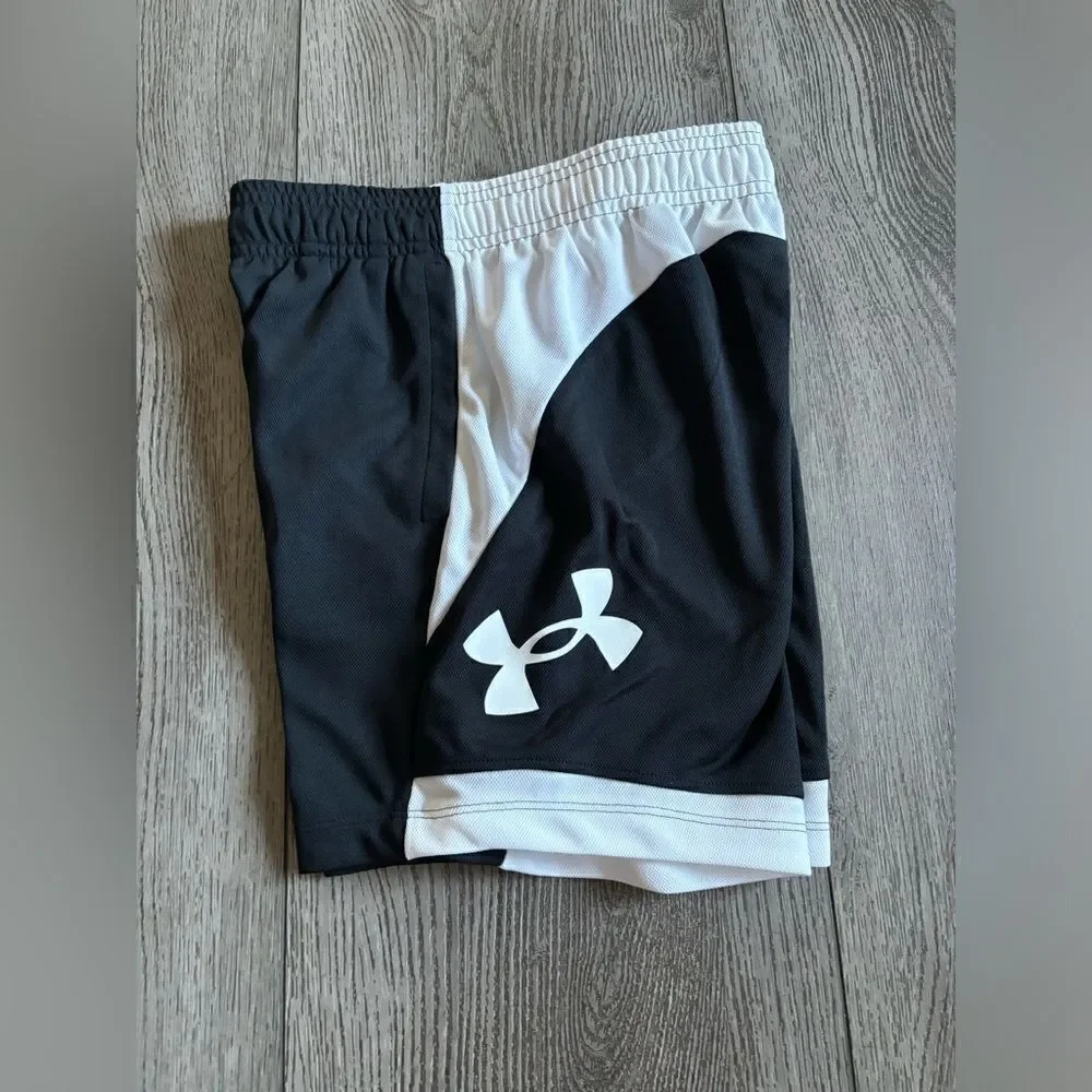 Under armour girls size S shorts